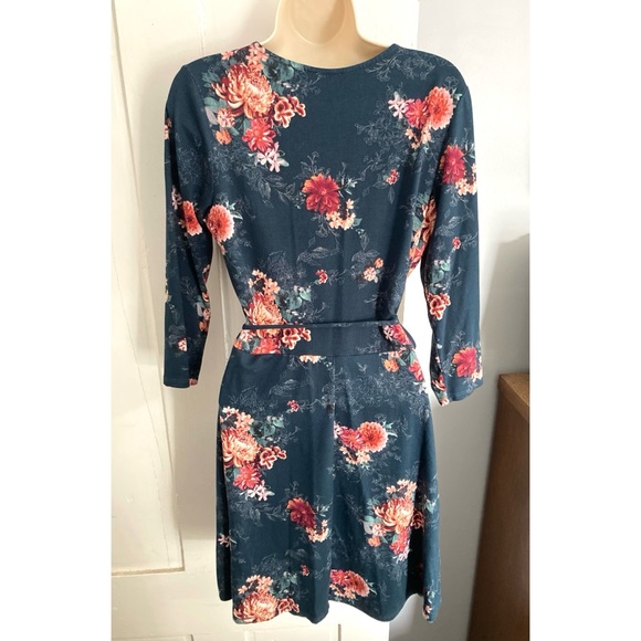 💐3/$12 Floral Knit Wrap Style Dress 3/4 Sleeves Tie Waist - Picture 4 of 15